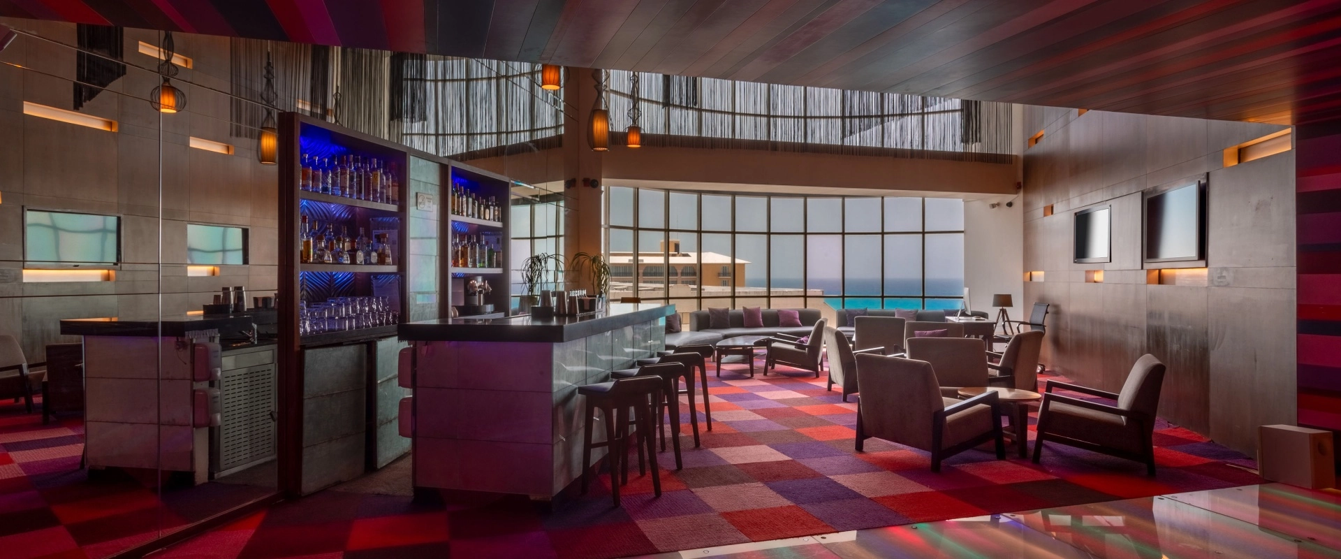 Sandos Cancún — lobby moderno